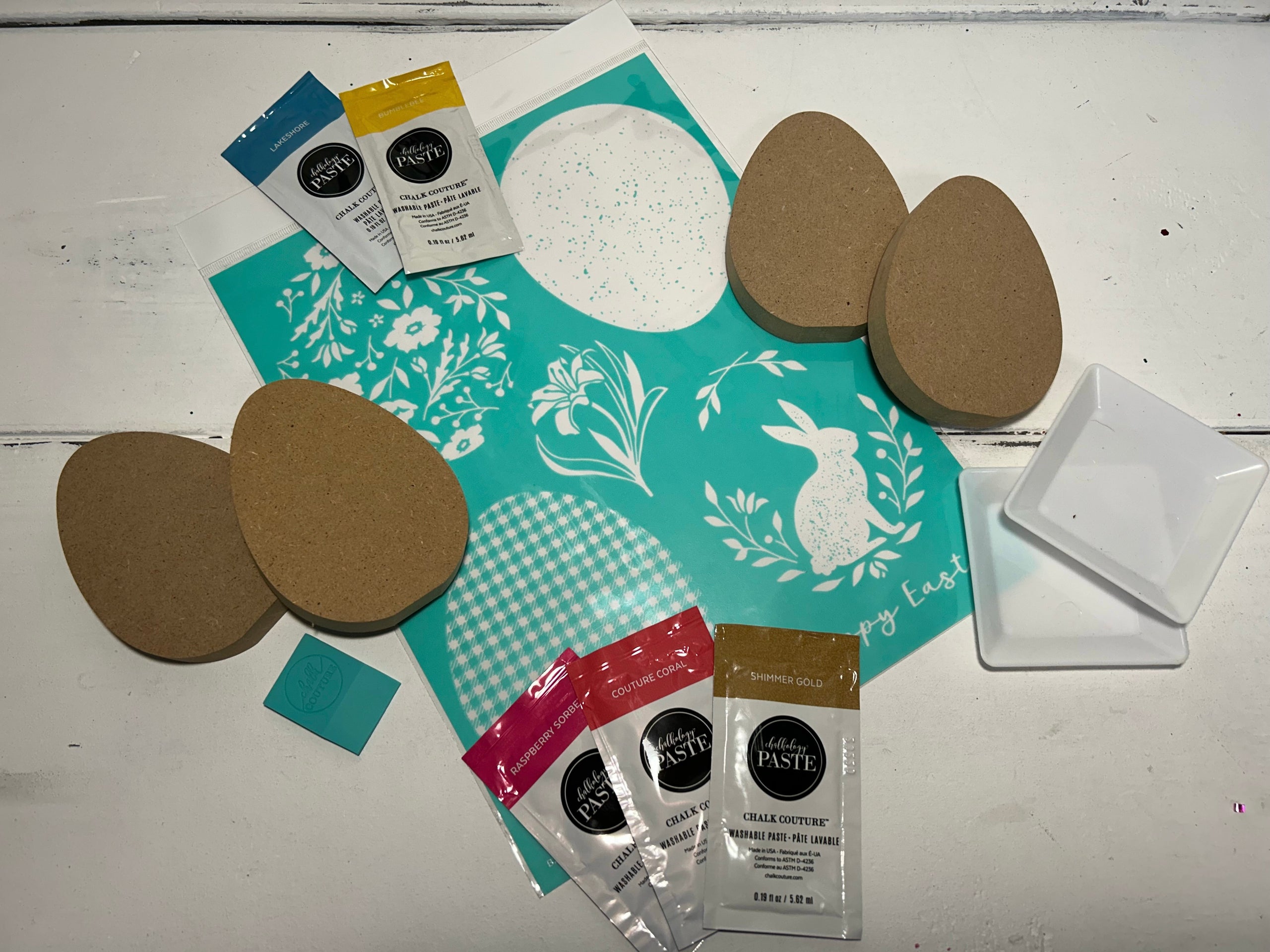 Chalk couture egg pattern lot outlet